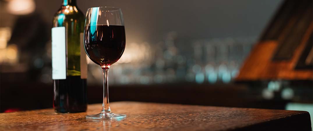 紅酒內含單寧酸。