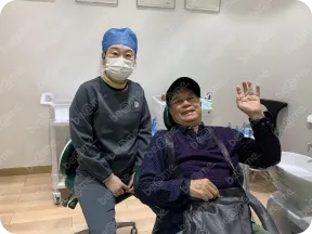 客人與醫師合照 9